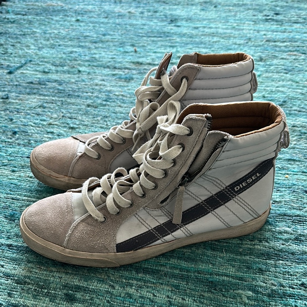 Diesel Gray High-Top Sneakers with Black Accent